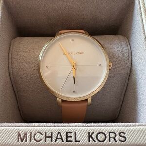 Michael Kors women watch MK2779 Gold-Tone Lightly Used (Pre-Owned)